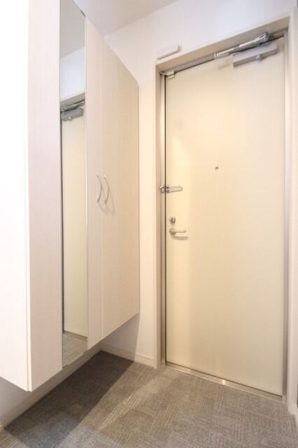 玄関　別号室の写真となります。