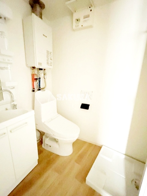 トイレ　落ち着いた色調のトイレです♪
