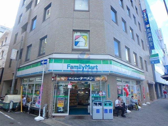 コンビニ　ファミリーマート新北野一丁目店（コンビニ）まで130m