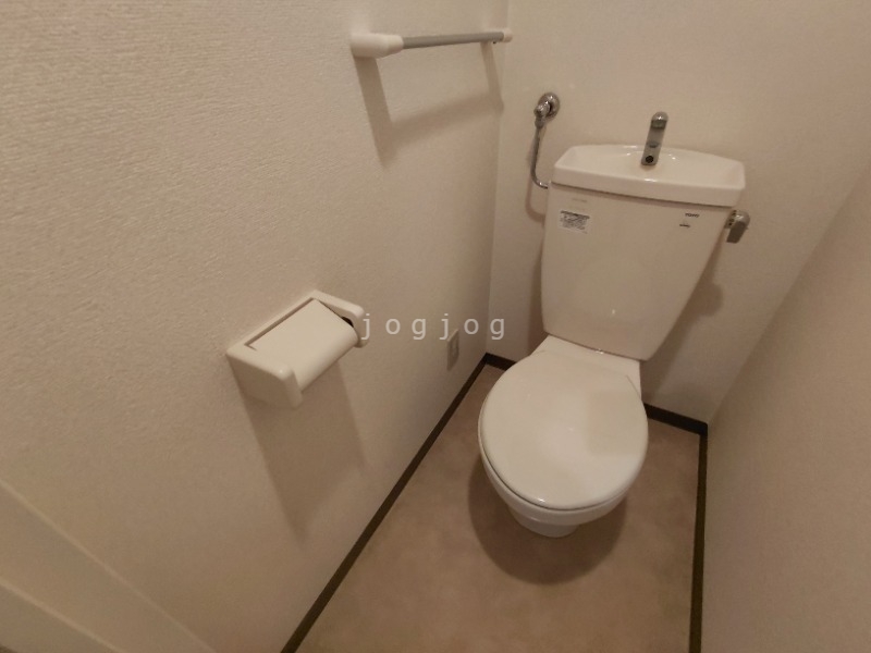 トイレ　当社サービスセンターで温水洗浄便座の設置承ります★