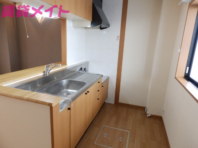 キッチン　別部屋反転画像参考
