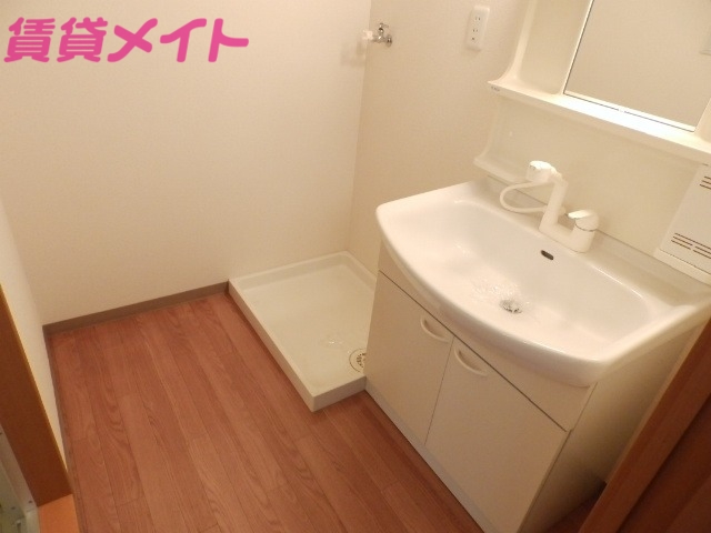 洗面設備　別部屋反転画像参考