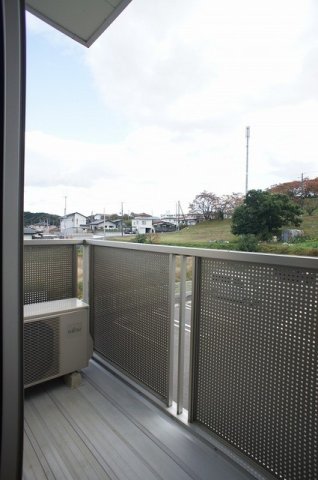 バルコニー　外からの目が気にならないバルコニーで洗濯物が干せます
