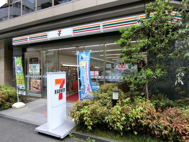 コンビニ　セブンイレブン（コンビニ）まで70m