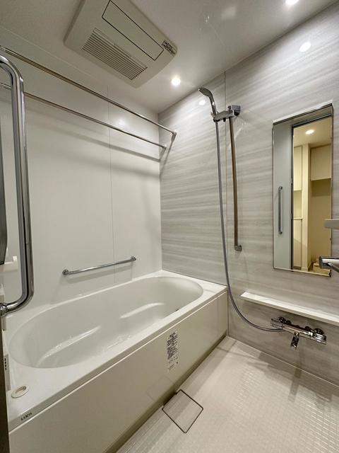 バス・シャワールーム　※写真は同タイプ住戸です。
