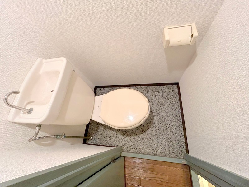 近鉄南大阪線 矢田駅 徒歩3分 5階建 築37年のトイレ写真