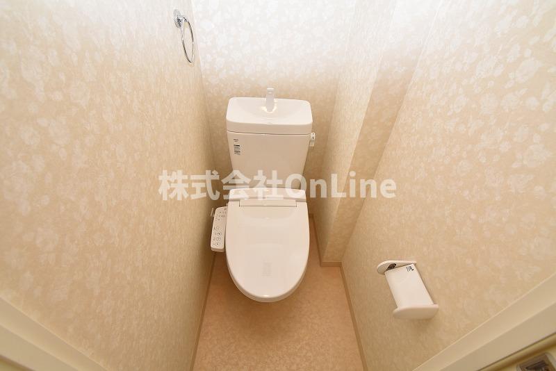 近鉄大阪線 布施駅 徒歩7分 13階建 築4年のトイレ写真