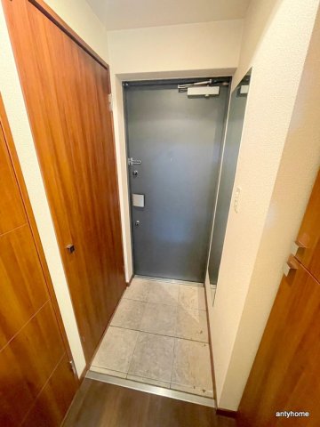 地下鉄千日前線 日本橋駅 徒歩6分 14階建 築21年の玄関写真