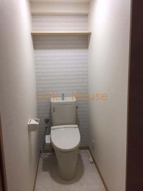 ＪＲ総武線 小岩駅 徒歩26分 3階建 築41年のトイレ写真