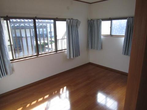 路川住宅の居間写真