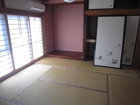 路川住宅の居間写真
