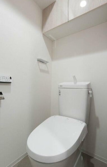 東京メトロ丸ノ内線 四谷三丁目駅 徒歩3分 5階建 築4年のトイレ写真