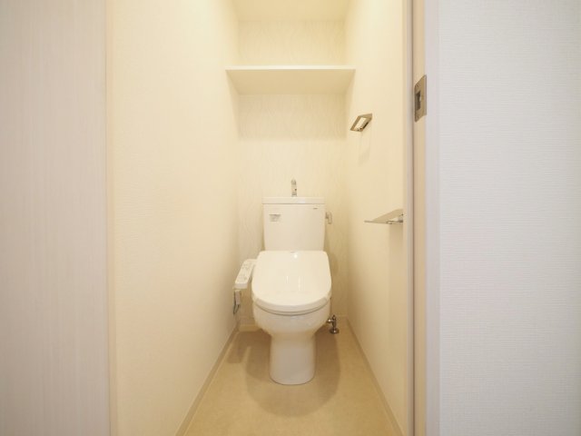ＪＲ大阪環状線 弁天町駅 徒歩5分 11階建 築5年のトイレ写真