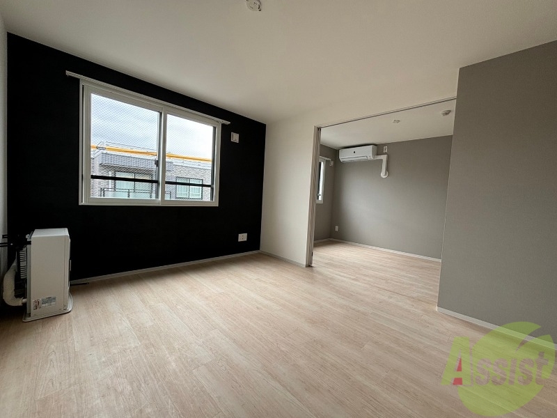 居室・リビング　広くてキレイなお部屋が広がっていて、充実した生活が送れそう。