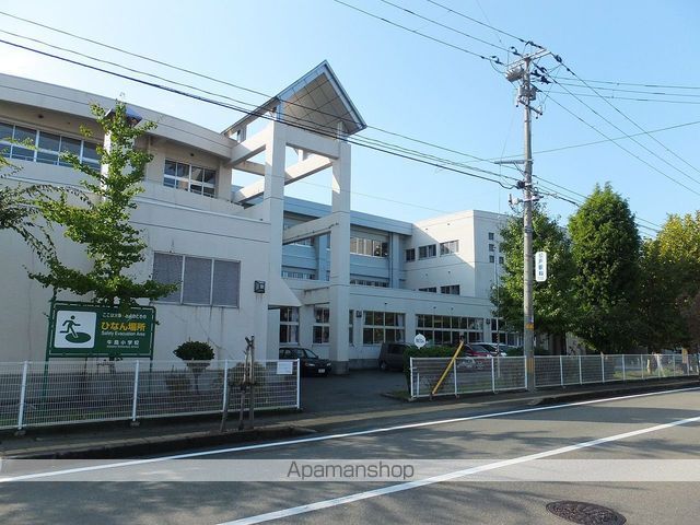 小学校　秋田市立牛島小学校（小学校）まで848m
