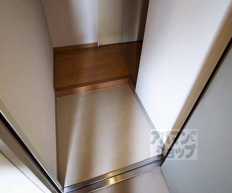 パインベルテIIの玄関写真