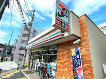 コンビニ　セブンイレブン横浜東白楽駅南店（コンビニ）まで429m