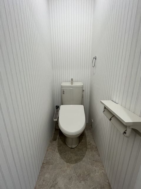 ＪＲ大阪環状線 西九条駅 徒歩8分 1階建 築67年のトイレ写真