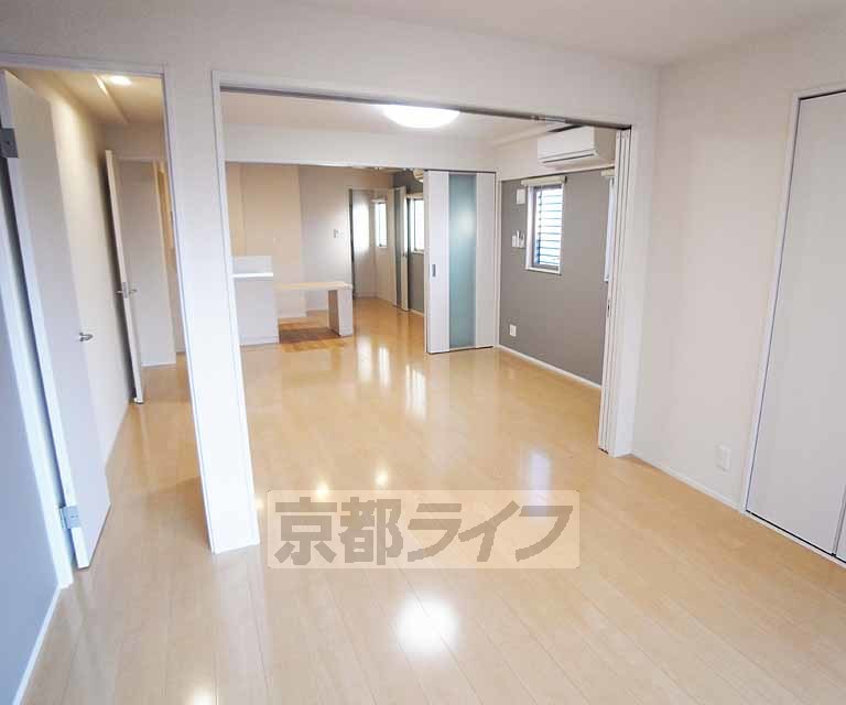 居室・リビング　扉を開放しておくと広いＬＤＫとなります・