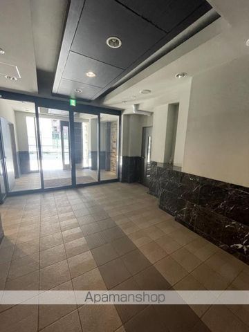地下鉄谷町線 南森町駅 徒歩6分 13階建 築17年の外観写真