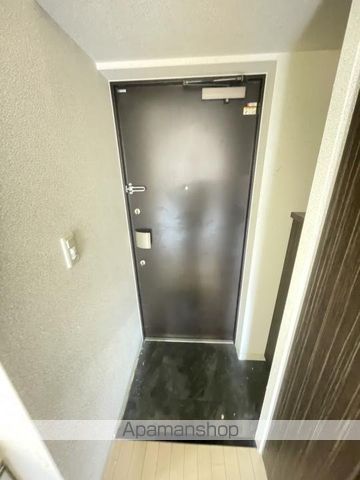 地下鉄谷町線 南森町駅 徒歩6分 13階建 築17年の玄関写真