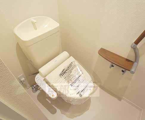 京阪京津線 四宮駅 徒歩4分 3階建 築14年のトイレ写真