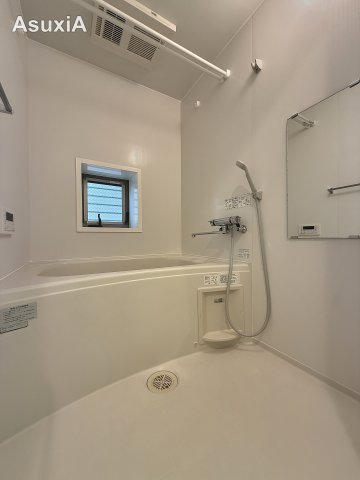バス・シャワールーム　別タイプのお部屋の写真です