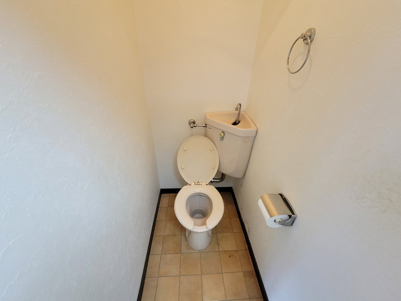 トイレ　シンプルで使いやすいトイレです