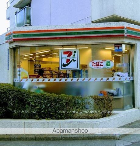 コンビニ　セブン－イレブン北参道駅前店（コンビニ）まで325m