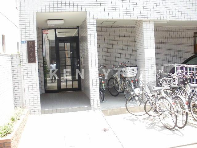 エントランス　建物の内部です
