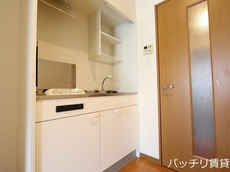 キッチン　※同マンション別部屋写真のため、現状優先。