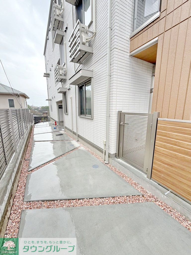エントランス　駐車場
