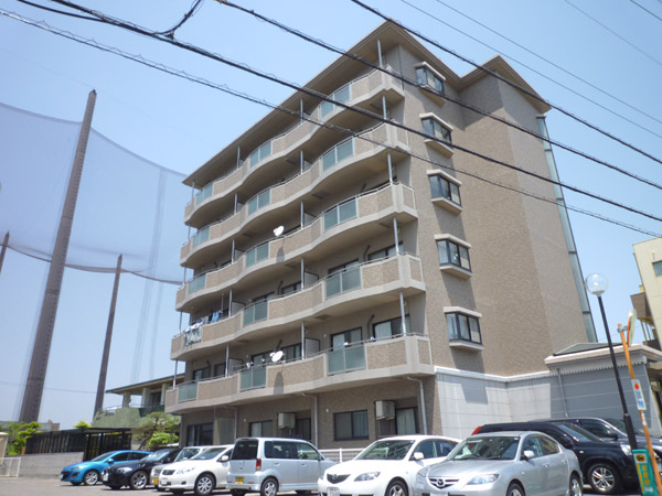 徳島市中吉野町のマンションの建物外観