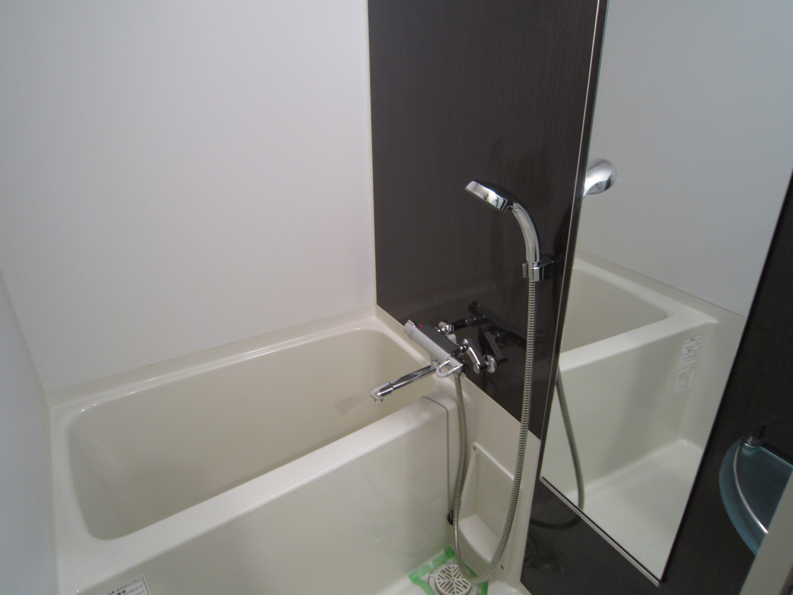 バス・シャワールーム　浴室乾燥機能付き