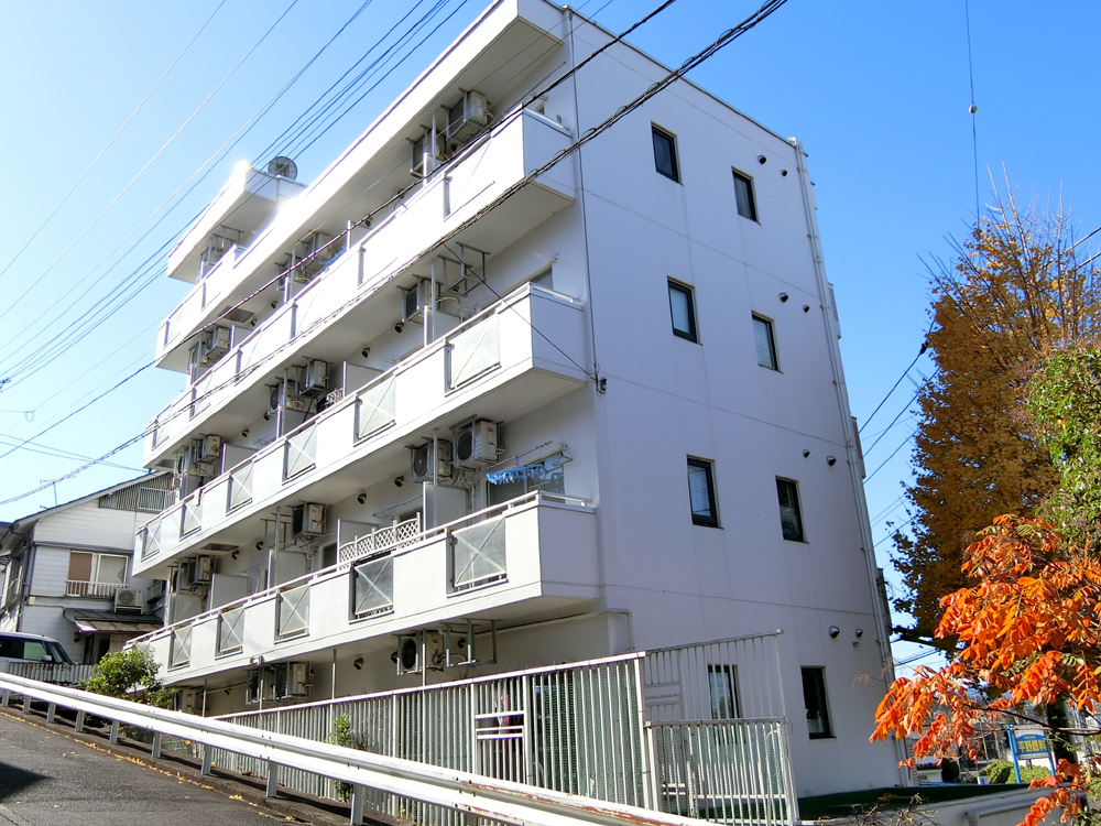 【マリオン平山城址の建物外観】