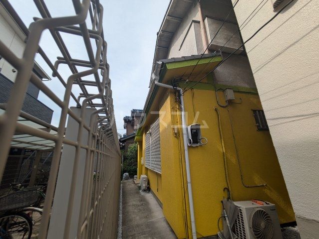 【ＳＨＡＲＥ川崎大師の建物外観】