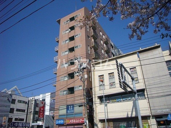 横須賀市根岸町のマンションの建物外観