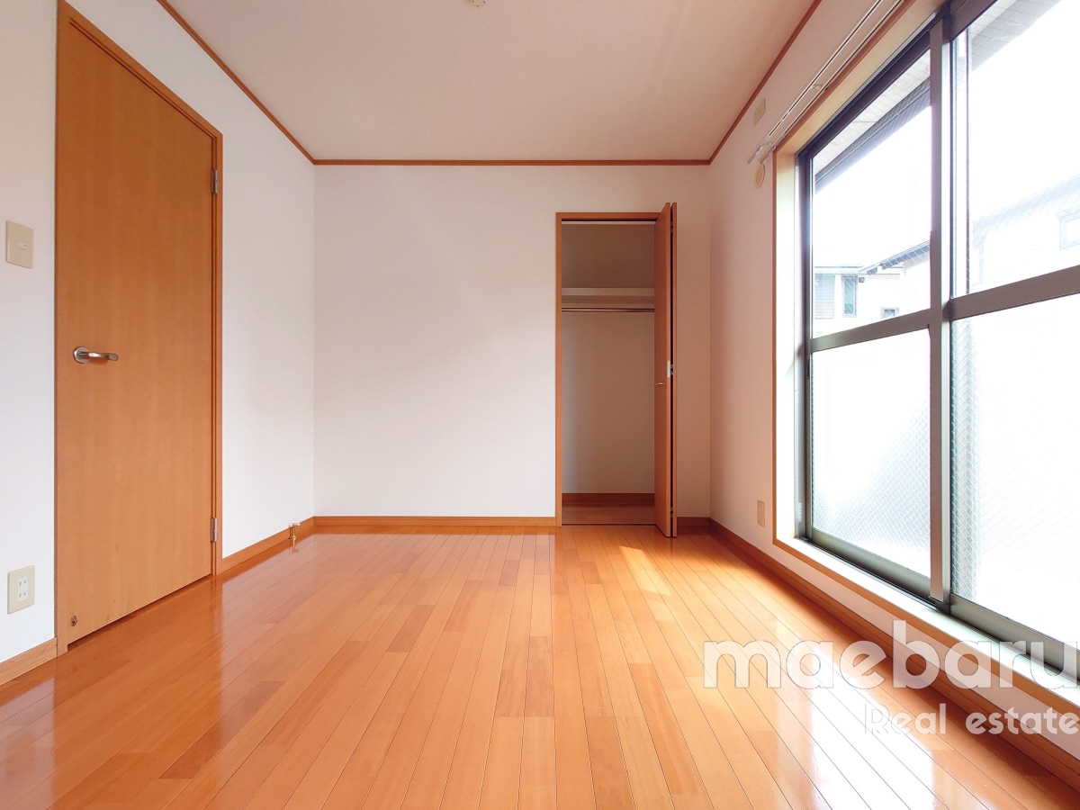 その他部屋・スペース　収納付きの洋室。※写真別部屋