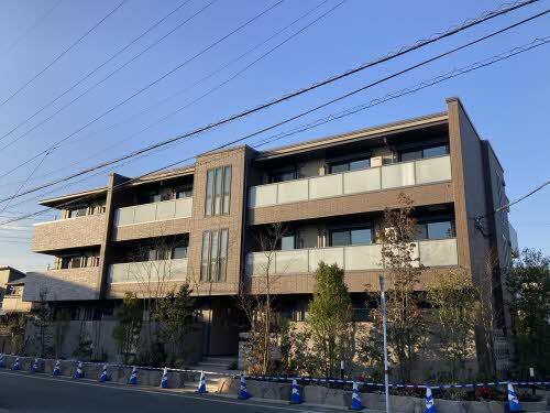 熊本市東区湖東のアパートの建物外観