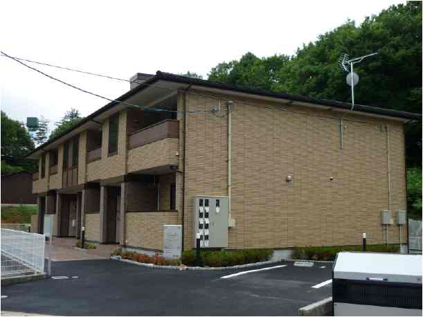 福知山市桔梗が丘のアパートの建物外観