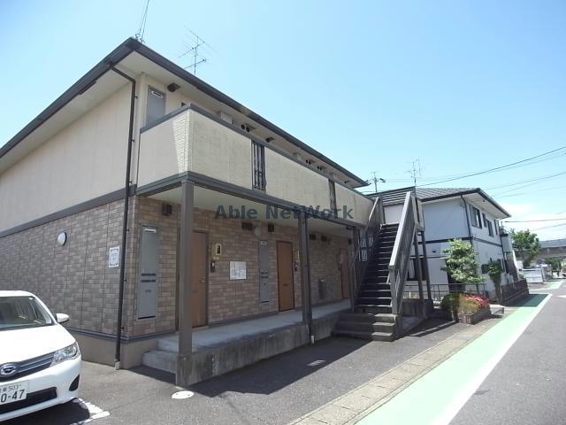 【各務原市那加信長町のアパートのエントランス】