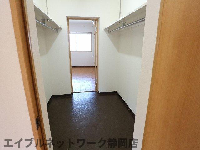 ＪＲ東海道本線 安倍川駅 徒歩26分 4階建 築19年の内装写真
