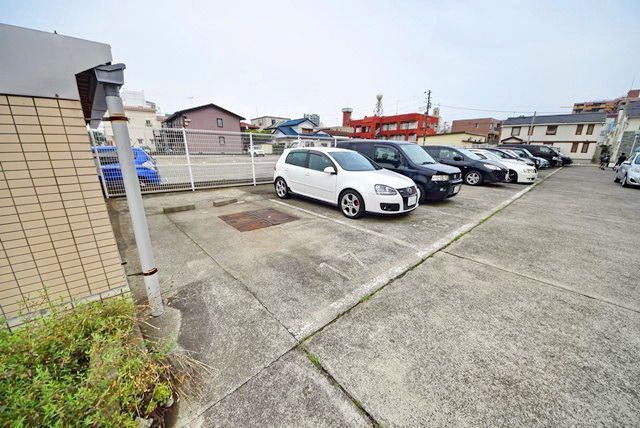 【タウンコート湘南の駐車場】