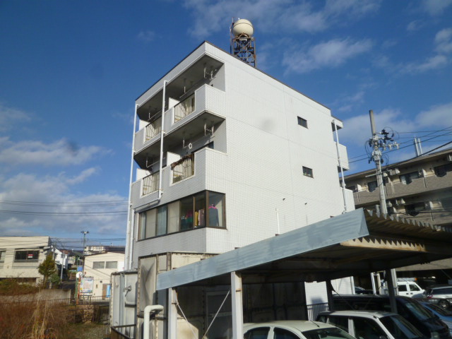 【荒巻壱番館の建物外観】