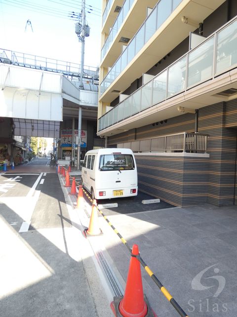 【大阪市此花区春日出北のマンションの駐車場】