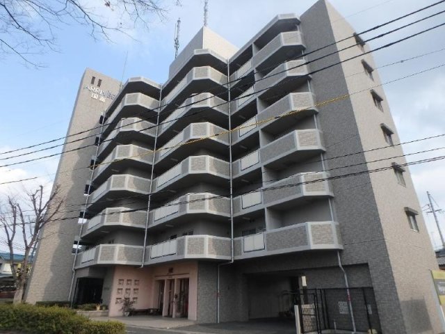 岡山市中区国富のマンションの建物外観