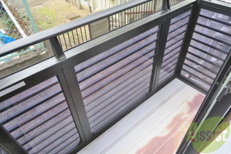 バルコニー　バルコニーはこちらになります。ちょっとした物干しができますね