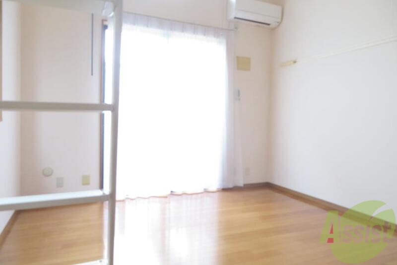 居室・リビング　７帖のフローリングのお部屋となっております。