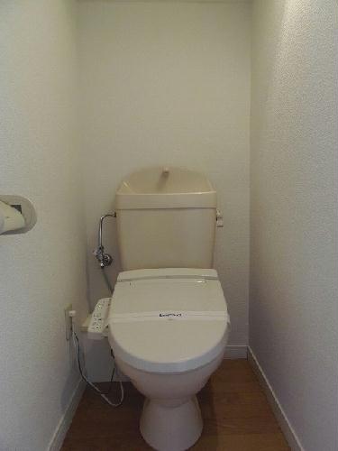 トイレ　温水洗浄便座完備です