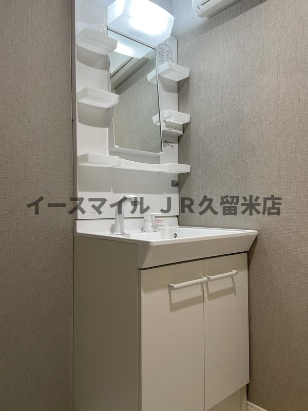 洗面設備　脱衣スペースもあります